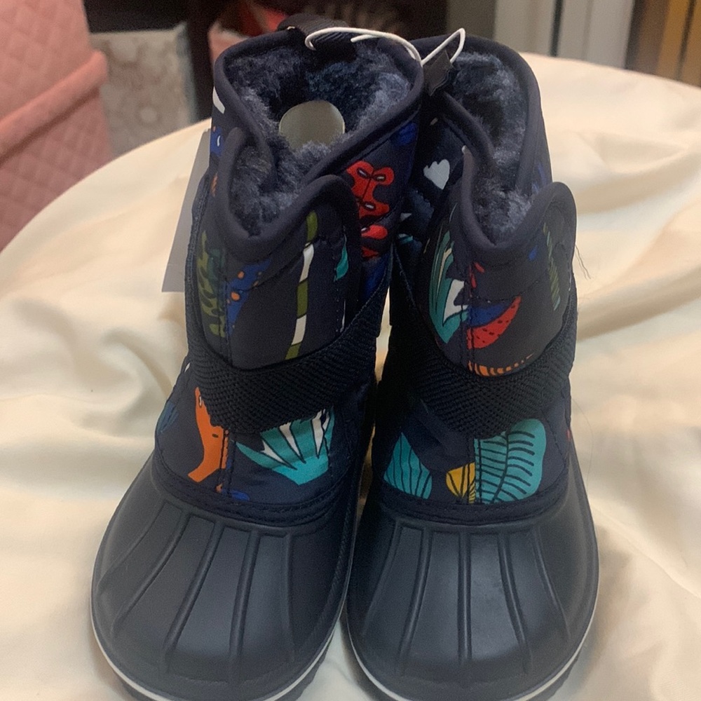 Children’s Place snow boots are brand new with tags, size 4 toddler